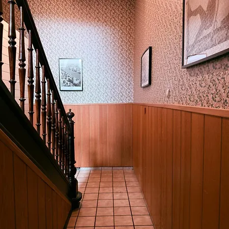 Budget I Ab 59 Eur I Fuer 1-2 Personen I Taegliche Reinigung Gemeinschaftsbereiche I Waschbecken Im I Xxl Gemeinschaftskueche-baeder I Wasch I Trockner I