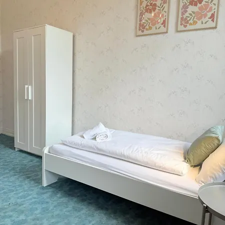Homestay Budget I Ab 59 Eur I Fuer 1-2 Personen I Taegliche Reinigung Gemeinschaftsbereiche I Waschbecken Im I Xxl Gemeinschaftskueche-baeder I Wasch I Trockner I Ibbenbueren