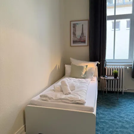 Budget I Ab 59 Eur I Fuer 1-2 Personen I Taegliche Reinigung Gemeinschaftsbereiche I Waschbecken Im I Xxl Gemeinschaftskueche-baeder I Wasch I Trockner I Homestay Ibbenbueren
