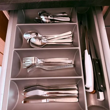 Budget I Ab 59 Eur I Fuer 1-2 Personen I Taegliche Reinigung Gemeinschaftsbereiche I Waschbecken Im I Xxl Gemeinschaftskueche-baeder I Wasch I Trockner I Homestay *