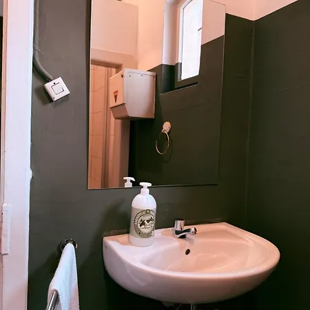 Budget I Ab 59 Eur I Fuer 1-2 Personen I Taegliche Reinigung Gemeinschaftsbereiche I Waschbecken Im I Xxl Gemeinschaftskueche-baeder I Wasch I Trockner I Homestay Ibbenbueren