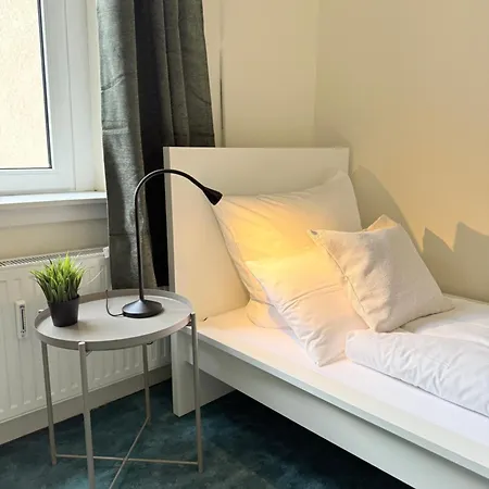 Budget I Ab 59 Eur I Fuer 1-2 Personen I Taegliche Reinigung Gemeinschaftsbereiche I Waschbecken Im I Xxl Gemeinschaftskueche-baeder I Wasch I Trockner I Homestay Ibbenbueren